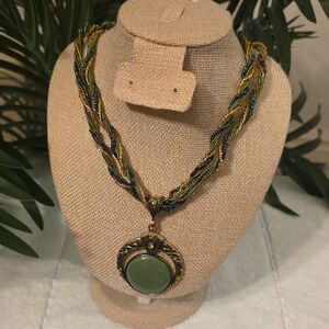 VINTAGE. Multicolor Beaded Necklace With Green Jade And Gold Pendet.
